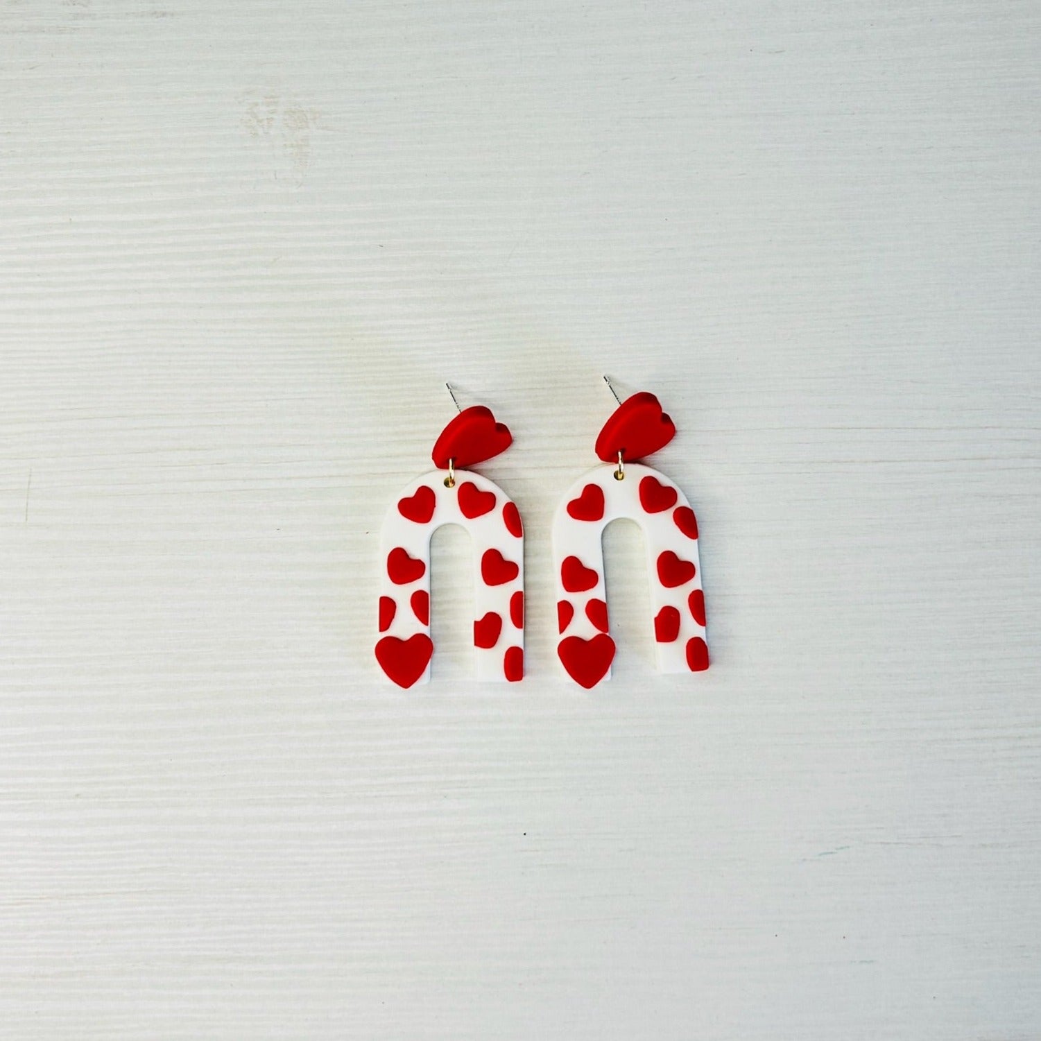 Pendientes rojos y blancos